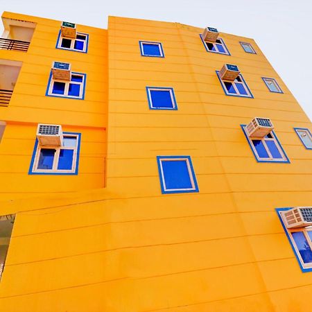 Hotel O Urban Wings Нью-Дели Экстерьер фото