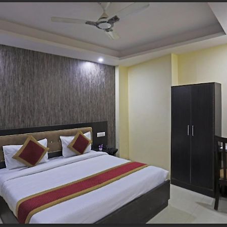 Hotel O Urban Wings Нью-Дели Экстерьер фото