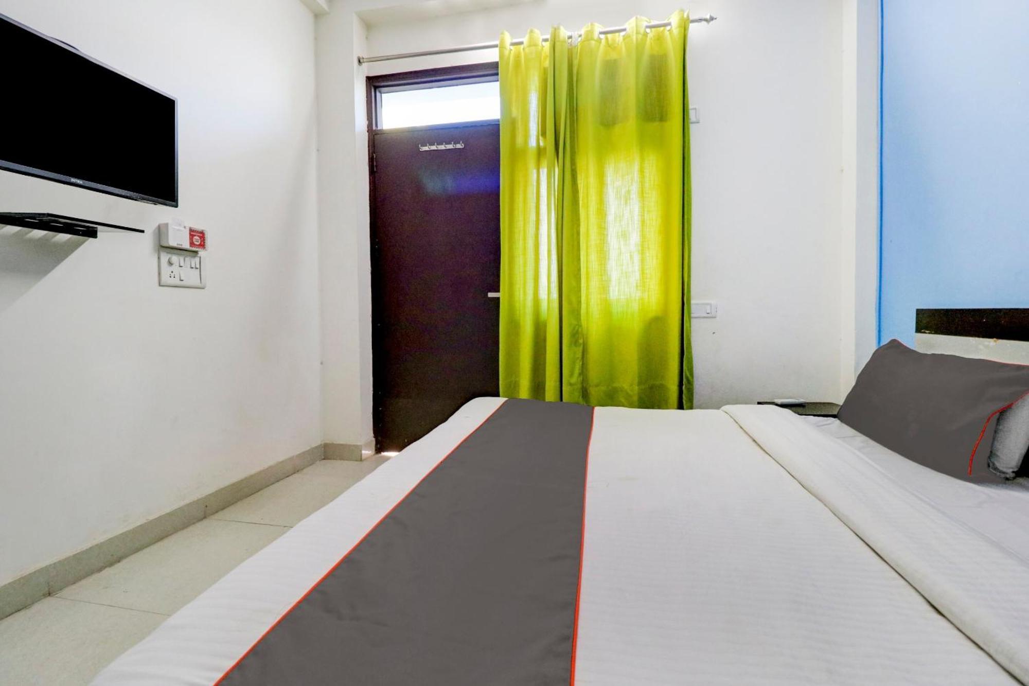Hotel O Urban Wings Нью-Дели Экстерьер фото
