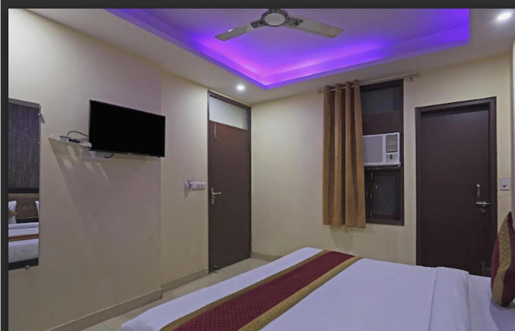 Hotel O Urban Wings Нью-Дели Экстерьер фото