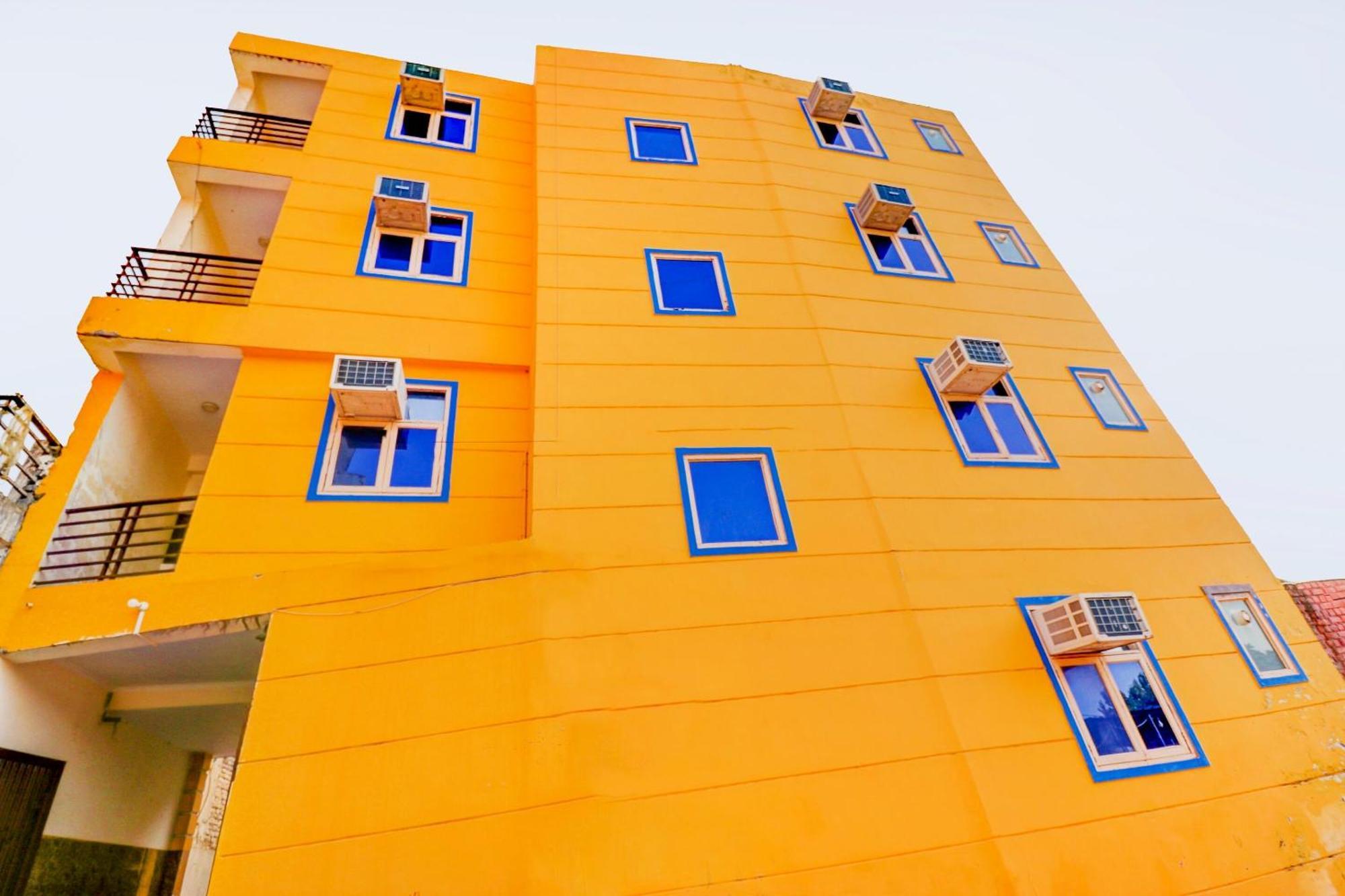 Hotel O Urban Wings Нью-Дели Экстерьер фото