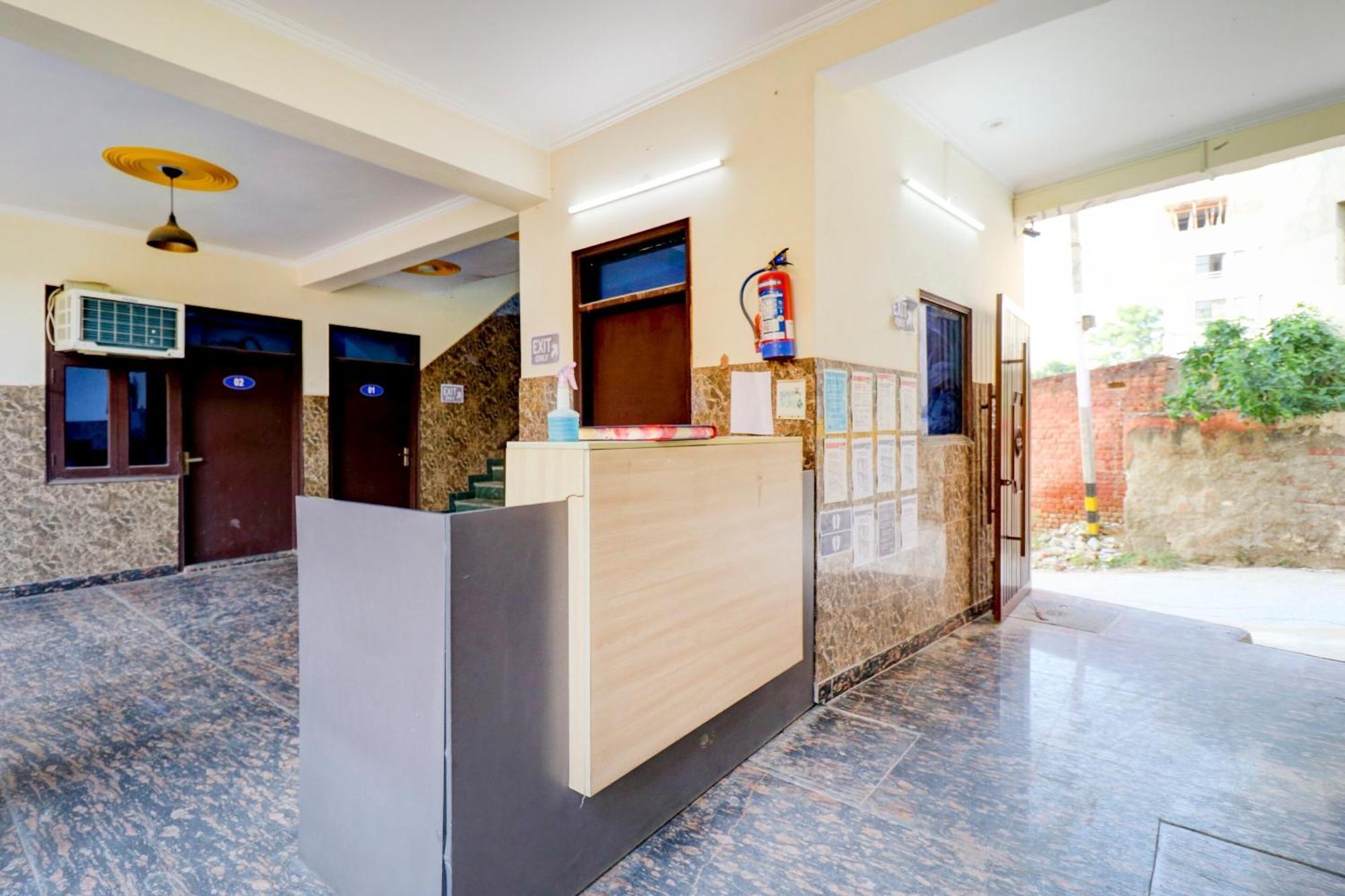 Hotel O Urban Wings Нью-Дели Экстерьер фото