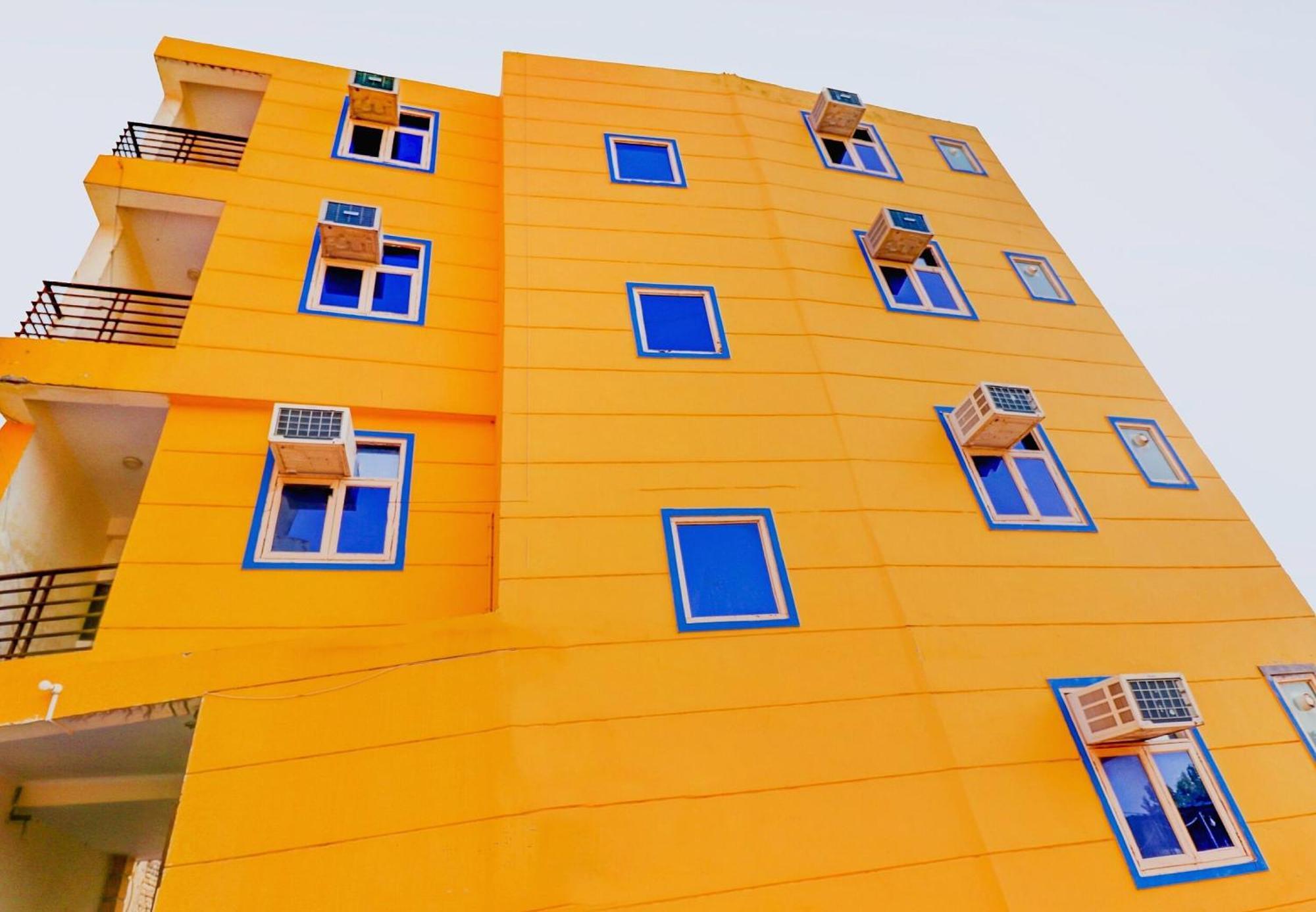 Hotel O Urban Wings Нью-Дели Экстерьер фото